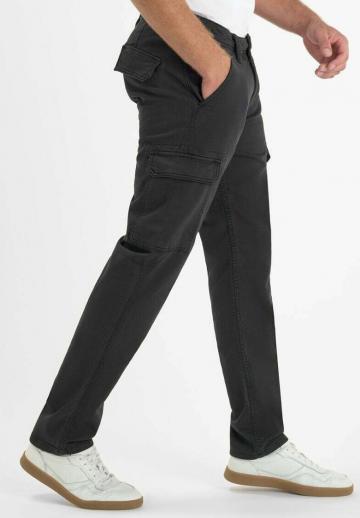 Брюки с накладными карманами