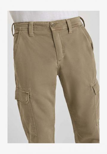 Брюки с накладными карманами