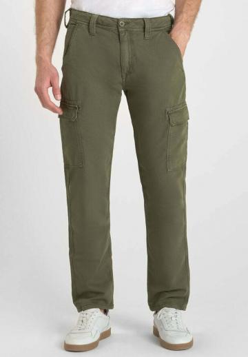 Брюки с накладными карманами