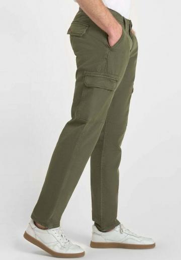 Брюки с накладными карманами