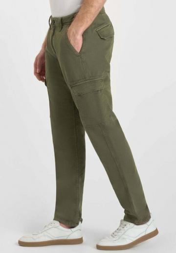 Брюки с накладными карманами