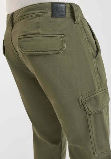 Брюки с накладными карманами