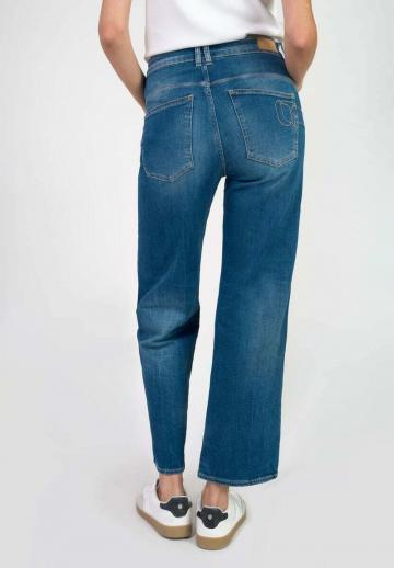 Клешеные джинсы