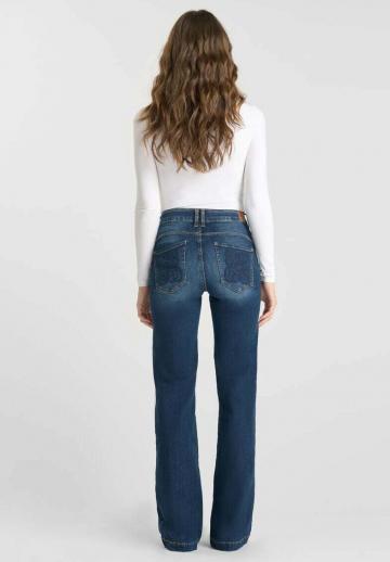 Клешеные джинсы