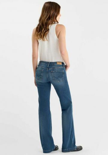 Клешеные джинсы