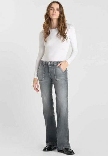 Клешеные джинсы