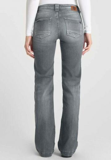 Клешеные джинсы