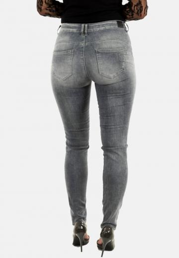 Узкие джинсы