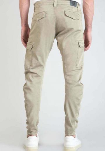 Узкие джинсы