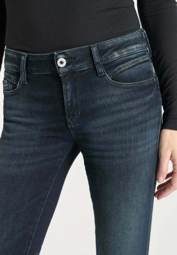 Короткие джинсы