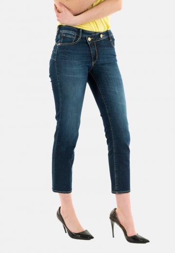 Короткие джинсы