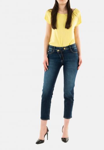 Короткие джинсы