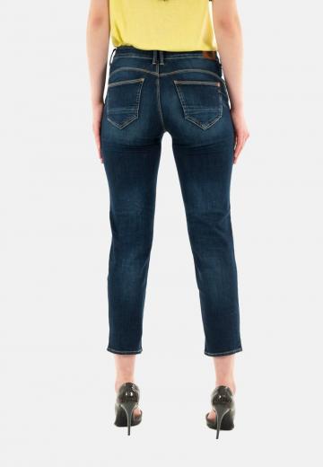 Короткие джинсы