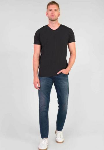 Узкие джинсы