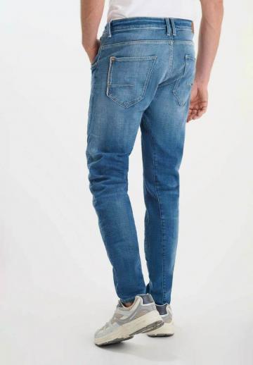 Узкие джинсы