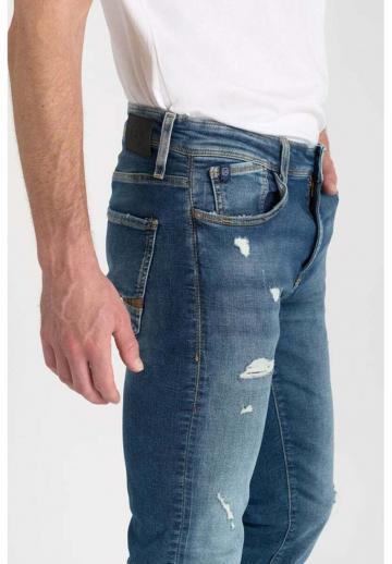 Узкие джинсы