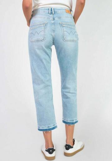 Короткие джинсы