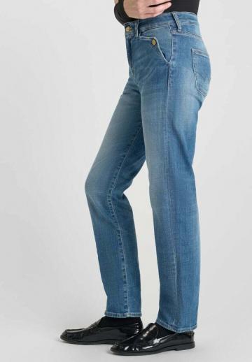 Короткие джинсы