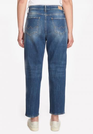 Короткие джинсы