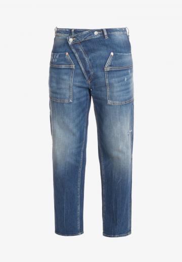 Короткие джинсы