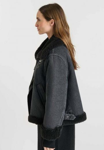 Джинсовая куртка