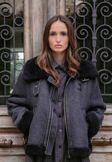 Джинсовая куртка