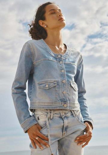 Джинсовая куртка