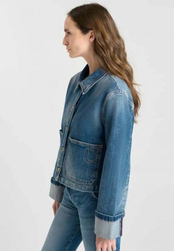 Джинсовая куртка