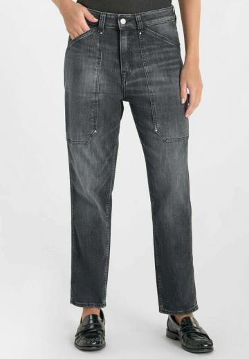 Короткие джинсы