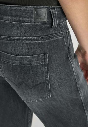 Короткие джинсы