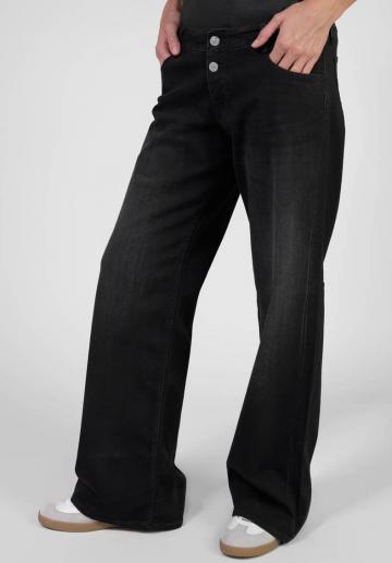 Клешеные джинсы