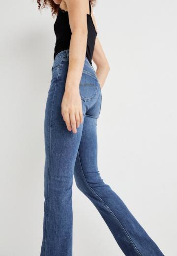 Клешеные брюки