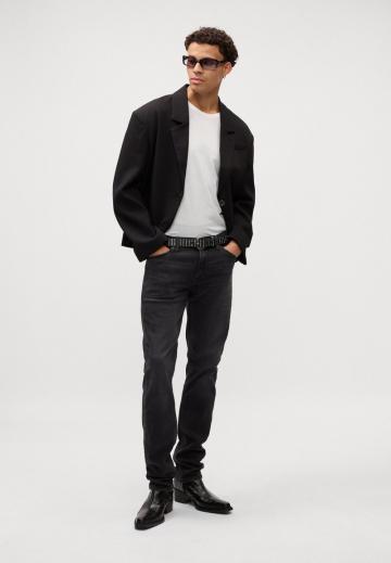 Прямые джинсы