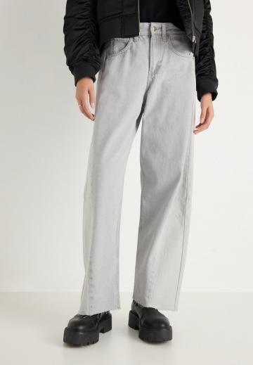 Свободные джинсы