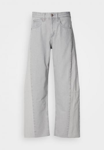 Свободные джинсы