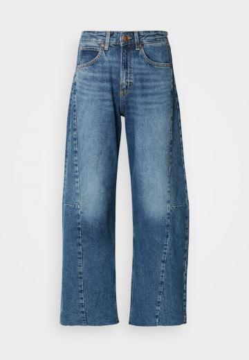 Свободные джинсы