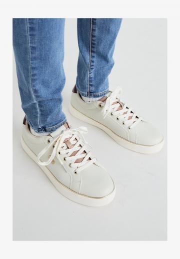 Гандбольные кроссовки