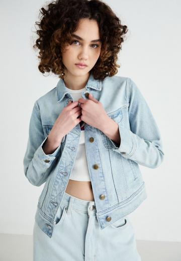 Джинсовая куртка