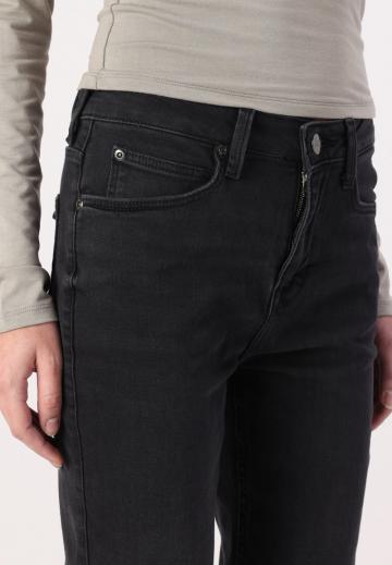 Короткие джинсы