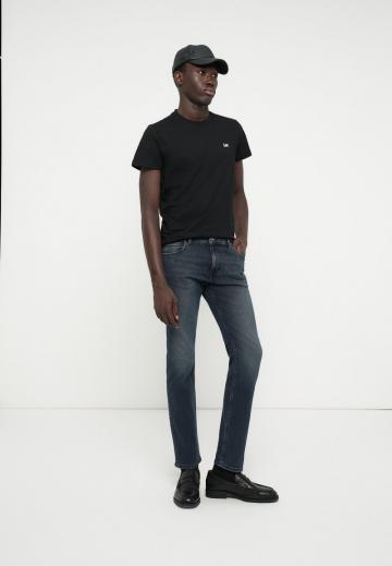 Узкие джинсы