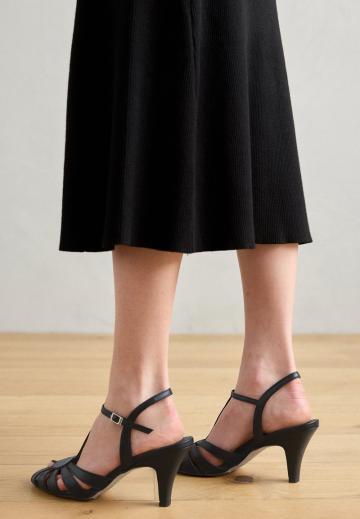 Туфли с ремешком