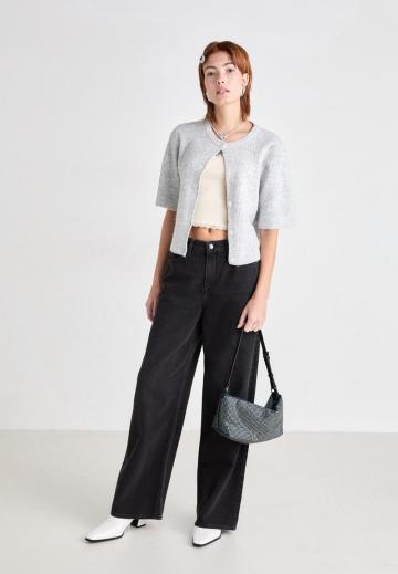 Свободные джинсы