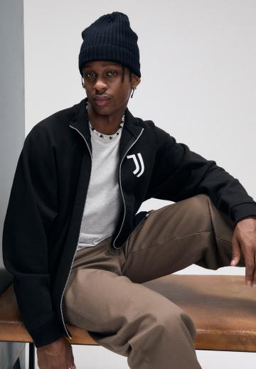 Спортивная кофта