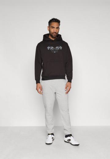 Спортивная кофта