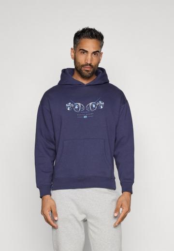 Спортивная кофта