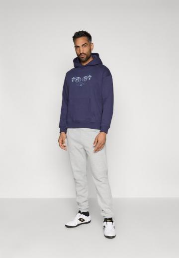 Спортивная кофта