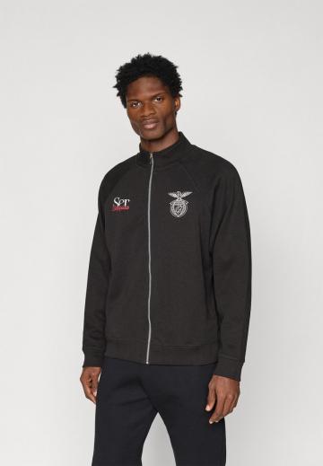 Спортивная кофта