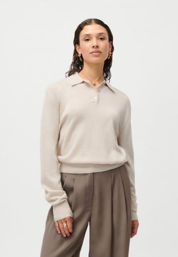 Пуловер с воротником поло