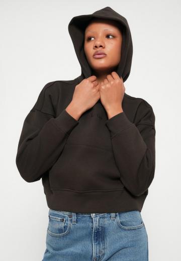 Пуловер с капюшоном