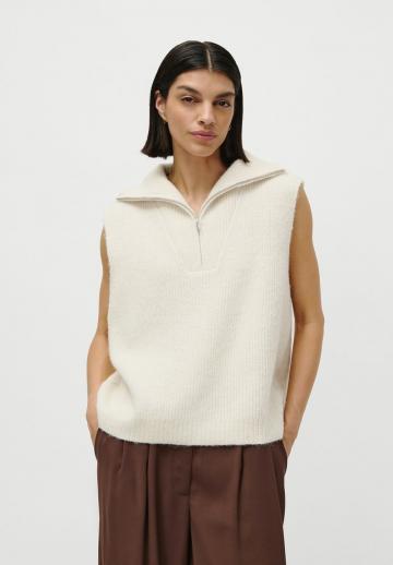 Пуловер без рукавов